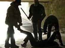 Nazibullismo: svastica e ‘gay’ sul petto di un compagno