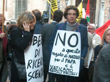 Rita Bernardini: "Il Vaticano vietato ai Radicali" - bernardini cappatoBASE - Gay.it