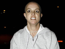 Britney ricoverata d'urgenza: tentato suicidio? - follia britney BASE - Gay.it