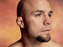 Shad Smith, il combattente gay