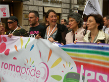 Gay: razza orfana di un senso di appartenenza