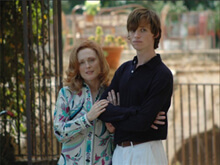 Julianne Moore, mamma incestuosa e un po’ ridicola