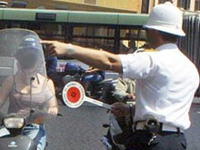 Vigile urbano bolognese racconta del suo cambio di sesso - vigilessa bolognaBASE - Gay.it