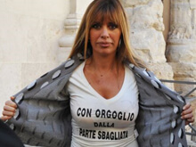 Meglio fascista che drag queen? - mussolinipazzaBASE - Gay.it