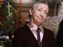 Ma che simpatica la nonna lesbo in "Racconto di Natale"! - nonnalesboBASE - Gay.it
