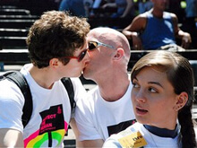 Gay repressi e maschi depilati: il confuso mondo degli etero