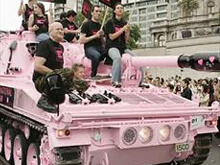 Olanda:  i militari gay parteciperanno al Pride in divisa