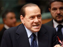 Berlusconi, gli audio: dal sesso non protetto al bacio lesbo