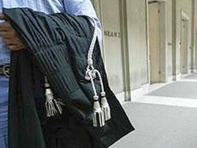 La polizia sequestra l’Illumined e il giudice va in vacanza
