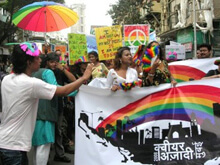 India: da oggi l'omosessualità non è più reato - india gay legaliBASE - Gay.it