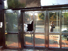 Roma: fuoco al Qube, sede della Muccassassina
