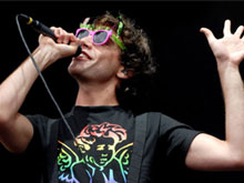 Mezzo coming out per Mika: “Sono bisessuale”