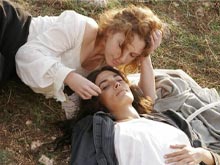 Sara e Angela, un grande amore dall’800 ai giorni nostri