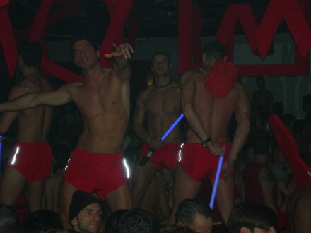 Il party in rosso, per non dimenticare la prevenzione