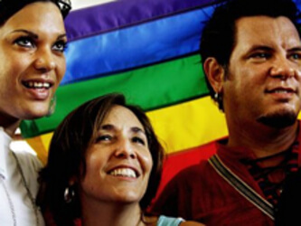 Unioni civili e adozioni gay: ne parla il parlamento cubano - mariela castro coppieBASE - Gay.it