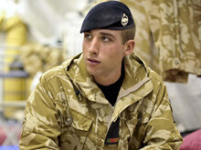 Il soldato Ben: "Così ho fatto coming out con i militari" - soldato gay ingleseBASE - Gay.it