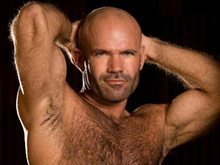 Quando gli orsi fanno: "Woof" - musclebearBASE 1 - Gay.it