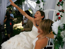 Coppia lesbo di Ferrara si sposa a Barcellona - nozze lesbo barcellonaBASE 1 - Gay.it
