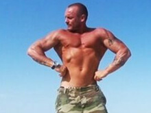 Massimo “pitbull” Scattarella è pronto ad essere icona gay