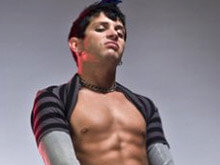 Muore di Aids a 25 anni attore porno. Girava film bareback