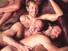 Yoga nudo gay, il nuovo trend per liberare la mente - nudeyogaBASE 1 - Gay.it