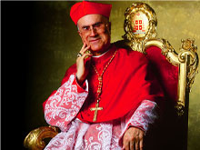 Bertone: “La pedofilia? Colpa degli omosessuali”