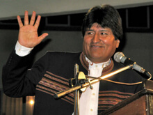 Morales: "Gli ormoni nei polli fanno diventare omosessuali" - morales ormoniBASE 1 - Gay.it