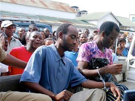 Malawi: coppia gay giudicata colpevole di atti contro natura - coppia malawiBASE 1 - Gay.it