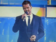 Ricky Martin nella prima apparizione pubblica: “Basta odio”