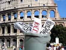Roma, la procura indaga. Alemanno: "No a legge omofobia" - romaomofob2010BASE 1 - Gay.it