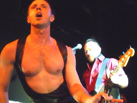 Mostra il sedere e incontra gli Scissor Sisters