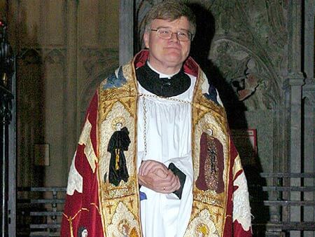 “E’ gay”. E il prete anglicano non diventa vescovo
