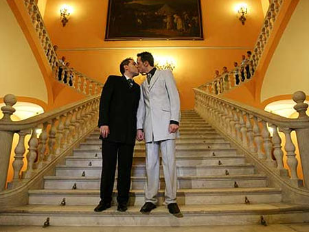 Militare gay spagnolo cacciato:”Molestato dai superiori”