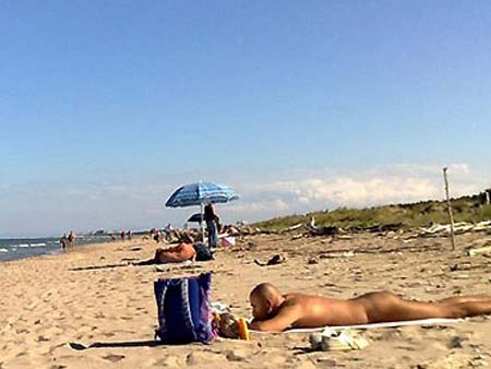 Fiume Oglio, un'altra spiaggia gay a rischio - spiaggia oglioBASE - Gay.it