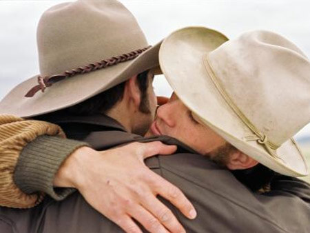 Brokeback Mountain: il bacio censurato di nuovo dalla Rai - broke back censura movieBASE - Gay.it