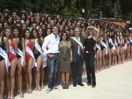Una trans a Miss Italia? No, della Rai, sì dei conduttori - miss italia2010BASE - Gay.it
