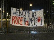 Europride: Militia Christi dà il benvenuto nel "Pride Pork" - militia pork prideBASE - Gay.it