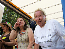 Omofobia, identificati sette genitori durante il sit-in - agedofermatiBASE - Gay.it