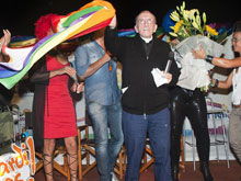 Don Andrea Gallo e la consegna del "Premio personaggio gay" - dongallopersonaggioBASE - Gay.it