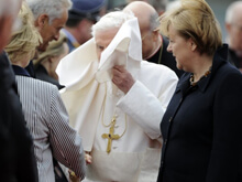 Ratzinger nella sua Germania, due preti gay celebrano messa - ratzinger germaniaBASE - Gay.it