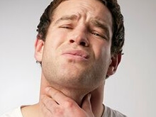Aumentano i casi di cancro alla gola, colpa del sesso orale - cancro golaBASE - Gay.it