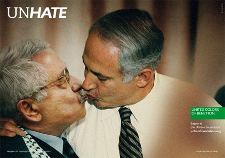 Vaticano minaccia querele per il "papa gay" di Benetton - papa bacio gayF6 - Gay.it