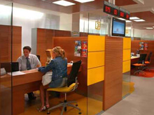 Siena: “Lei è finocchio, io non la servo”