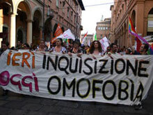 Tribunale chiede legge Mancino per un caso di omofobia