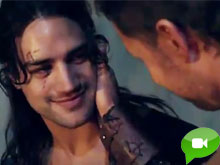 Il bacio gay del nuovo Spartacus