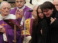 Il giovane “vedovo” e il filo rosso della cattoipocrisia