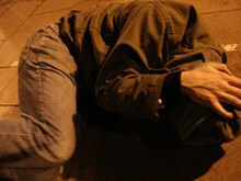 Giovane denuncia: insultato e picchiato a Campo de’ Fiori