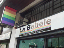Chiude, per la terza volta, la libreria Babele di Milano - lababele miBASE - Gay.it