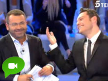 Presentatore spagnolo ci prova con Tiziano: “Che caldo…”