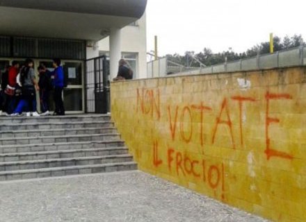 "Non votate il frocio", la scritta contro candidato al Liceo - liceofrocioBASE - Gay.it